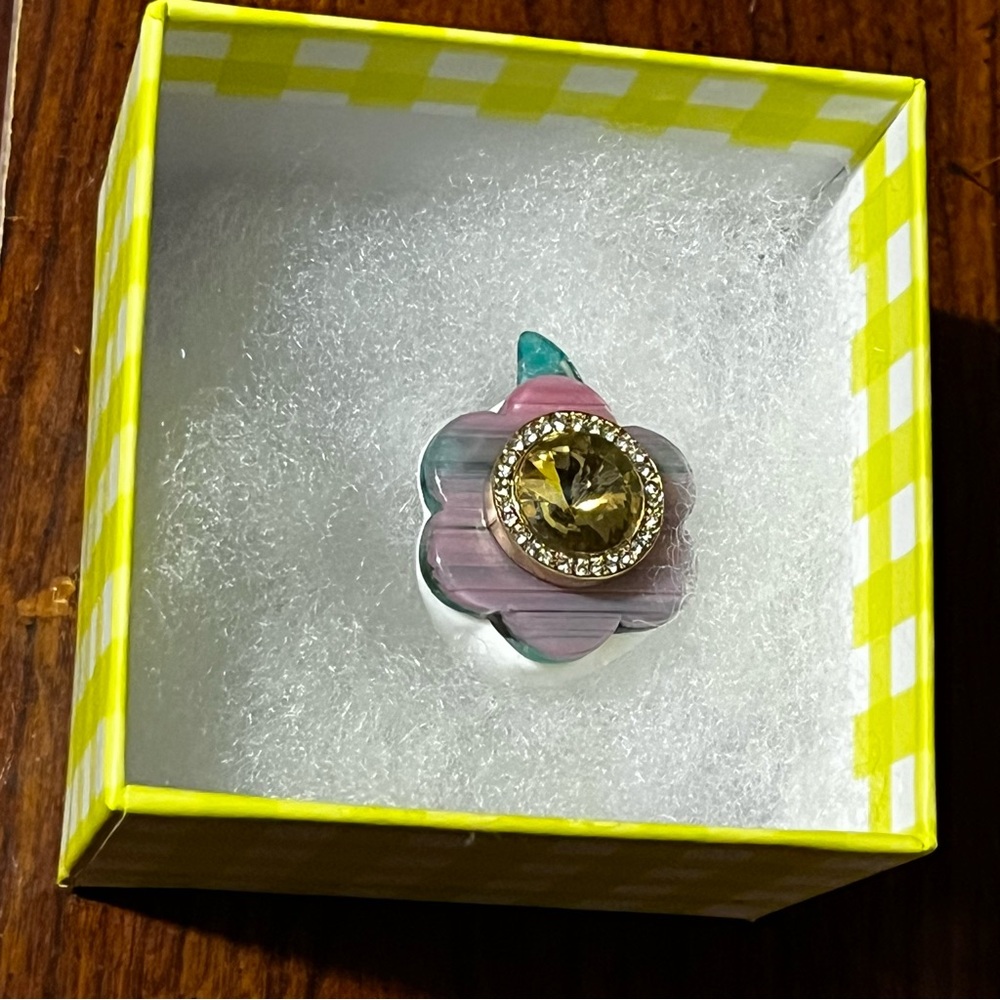 Betsey Johnson earrings with added matching ring - Picture 4 of 9